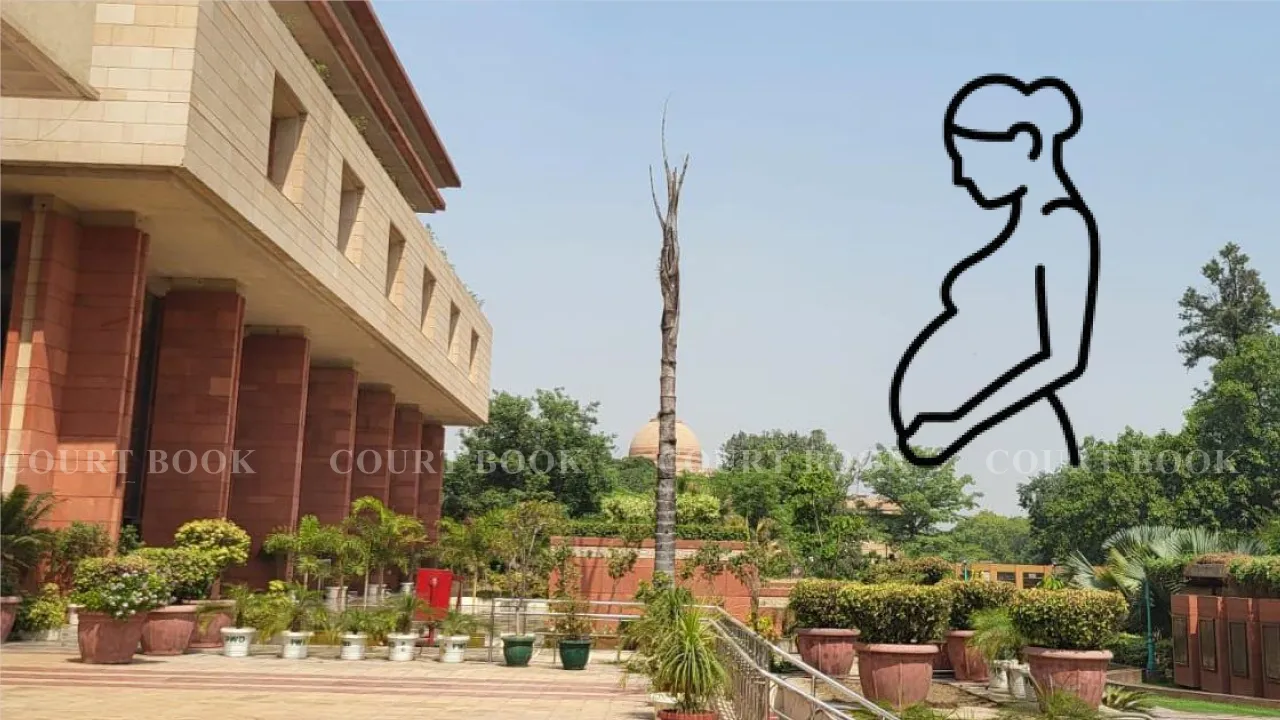 Woman Returning From Maternity Leave Must Get Same Or Equivalent Role, Says Delhi High Court